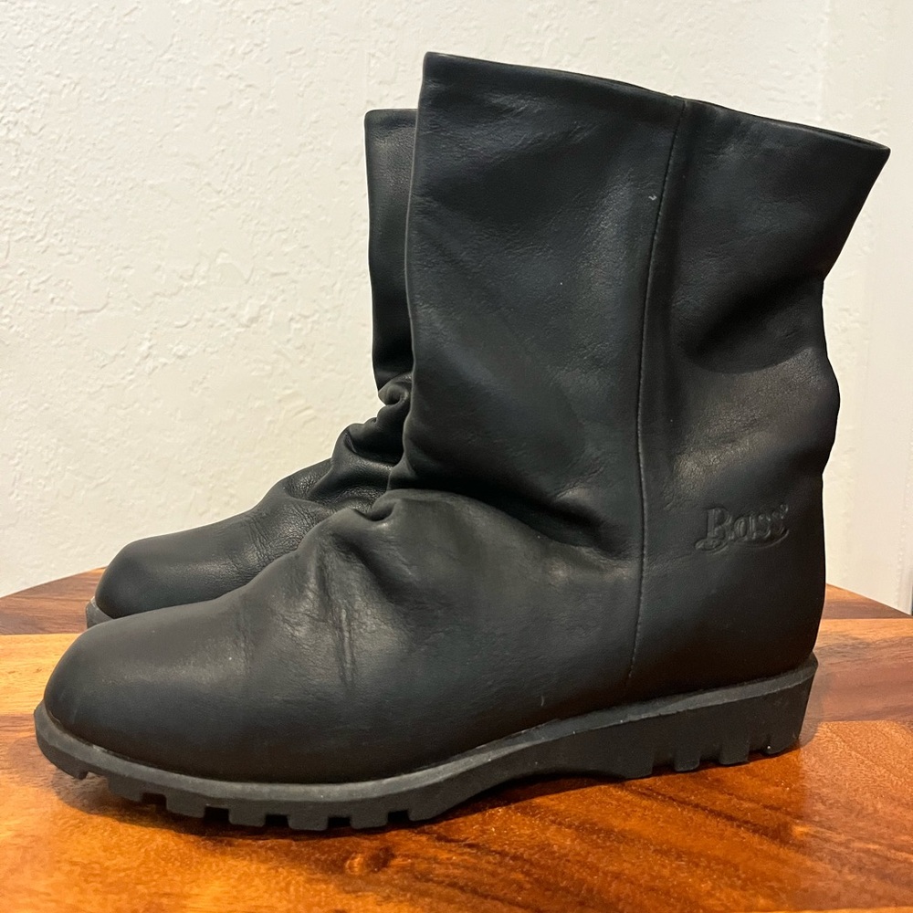 G.H Bass Women’s  Black Leather Boots 6 rubber sole weather